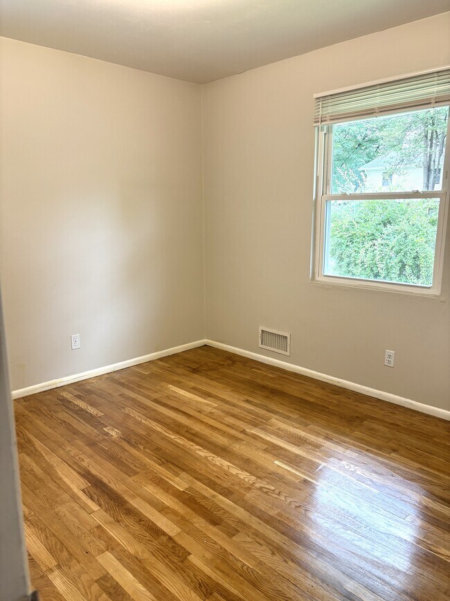 Photo - 218 Upton St
