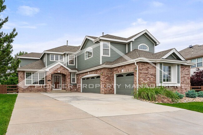 Large Home on Corner Lot with 3 Car Garage... - Large Home on Corner Lot with 3 Car Garage...