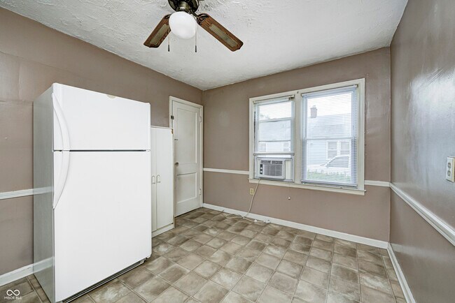 Photo - 5376 W 10th St