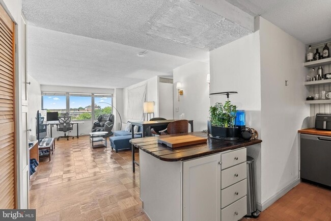 Photo - 1301 Delaware Ave SW Unit N725