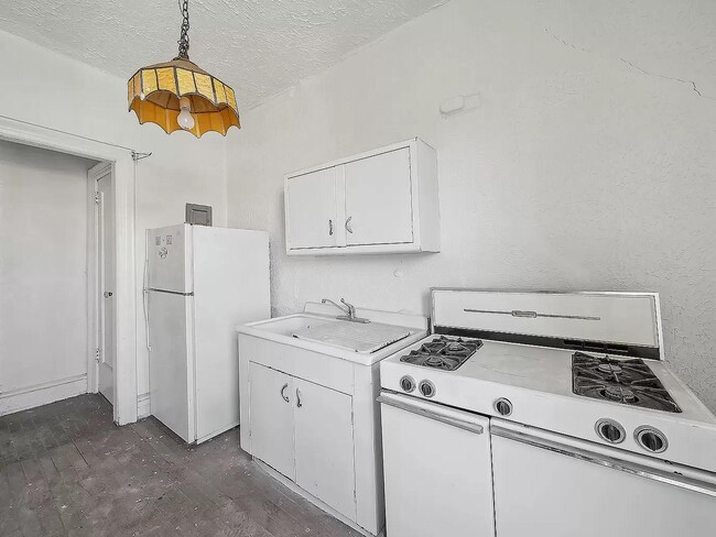 Photo - 374 S 2nd St