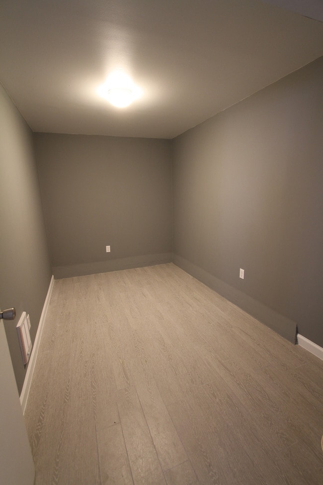 Building Photo - 886 44th Ave Unit 886a