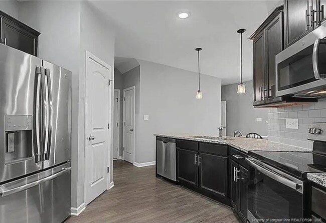 Photo - 143 Ledgebrook Ln