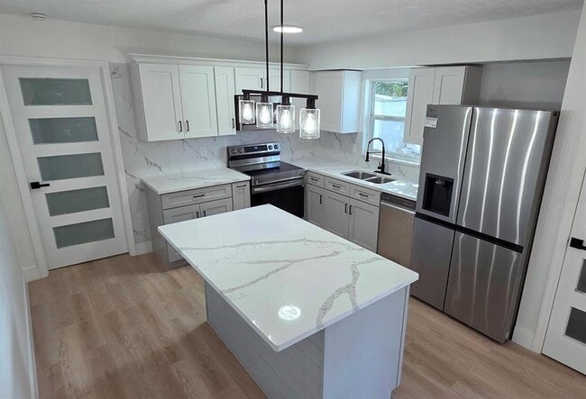 Building Photo - 3206 Las Brisas Dr