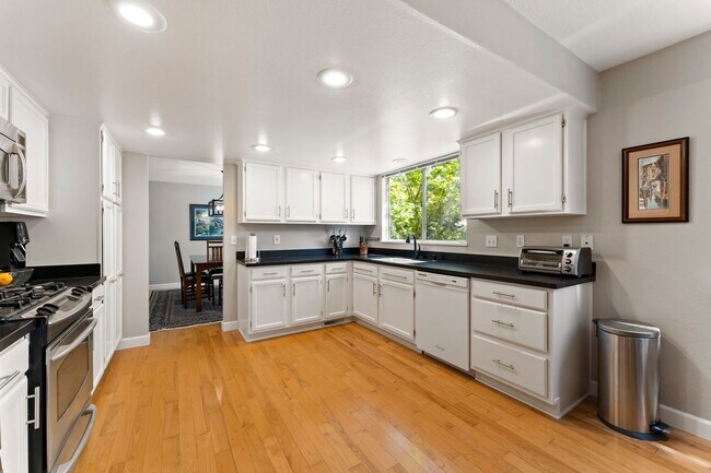 Photo - Fully Furnished Modern Home With Great Location