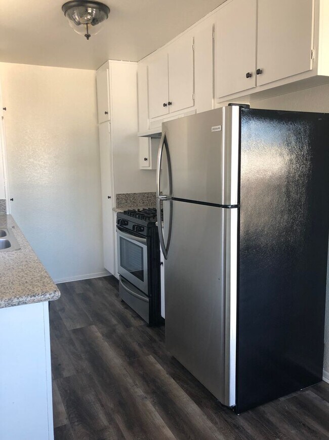 4338 Mammoth Ave Apts