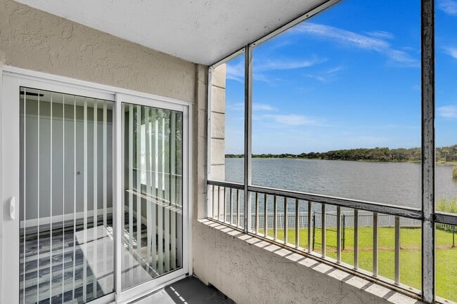 Photo - 2803 N Oakland Forest Dr