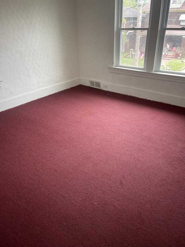 Photo - 733 Crandall Ave