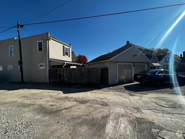 Building Photo - Rossford Ohio Rental