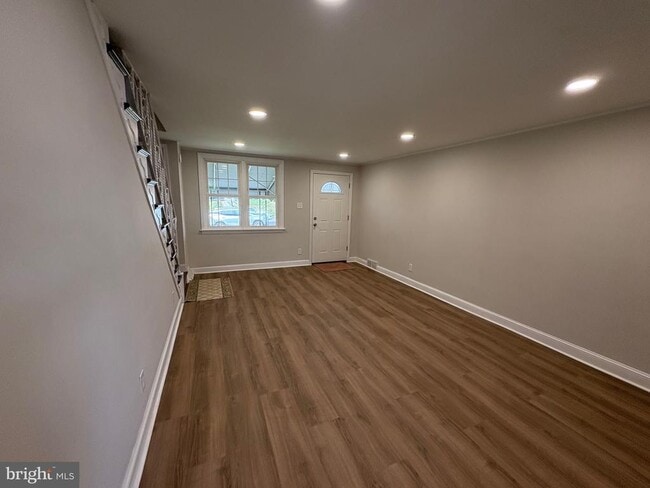 Building Photo - 5240 Fairhaven Rd Rental