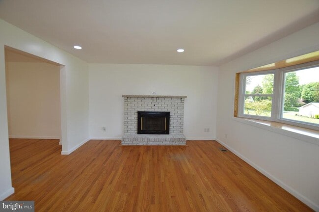 Building Photo - 8787 Hickory Hill