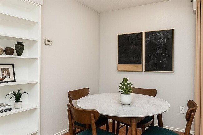 Photo - 2401 Manor Rd Unit 120