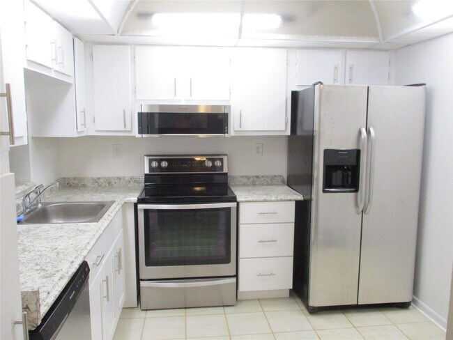 Photo - 6751 N University Dr Unit 207