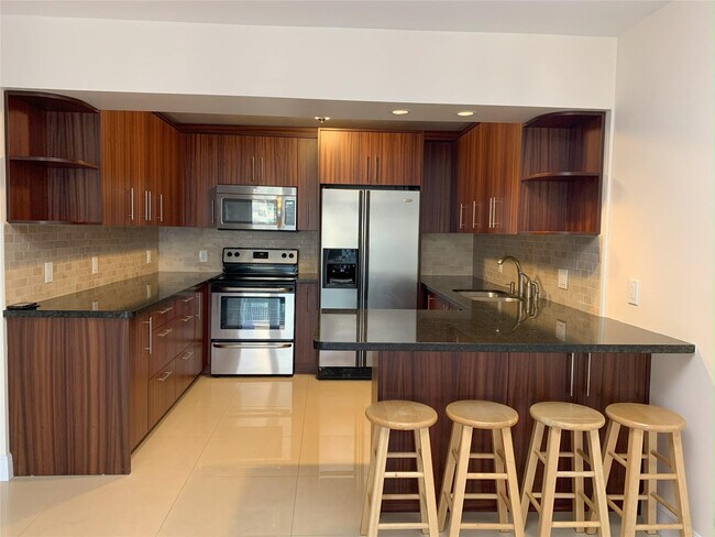 Building Photo - 3800 S Ocean Dr Unit 918