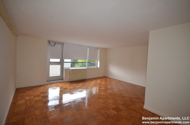 Building Photo - 69 Monmouth St Unit 1 Rental
