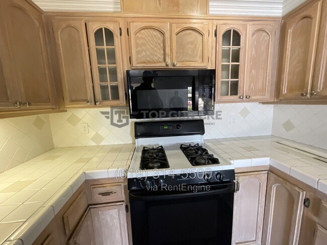 545 Oakdale Ln Unit 545