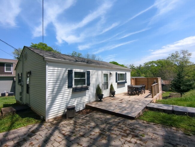 Photo - CUTE 2 Bedroom House in St Elmo