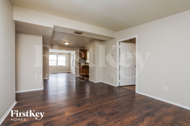 Photo - 1030 Maxey Dr
