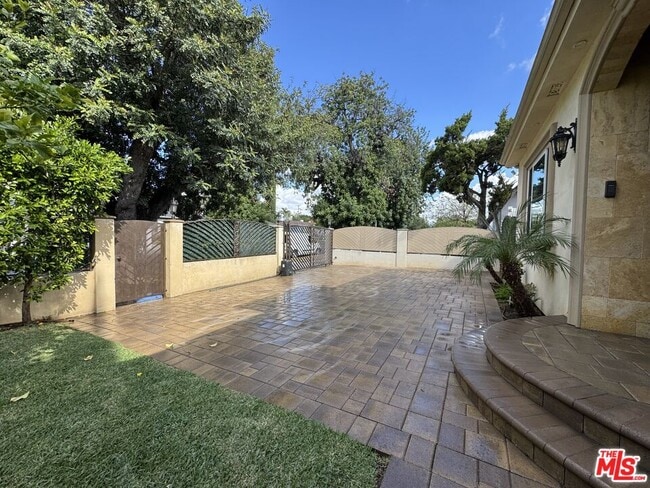 Photo - 6234 Carpenter Ave