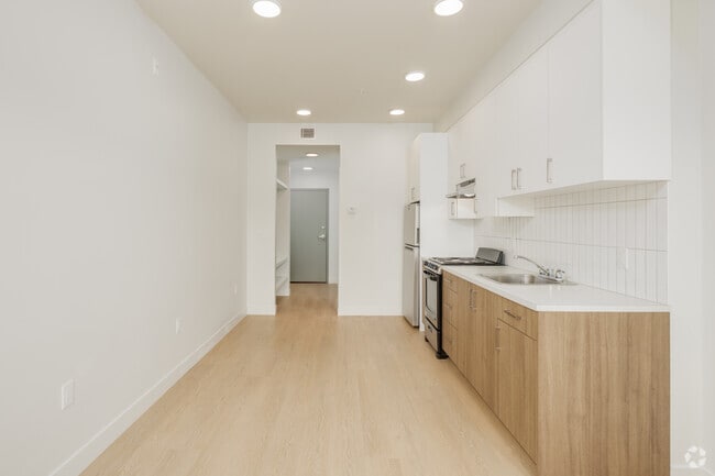 Studio - 310SF