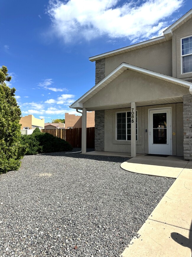Photo - 708 1/2 Willow Creek Rd