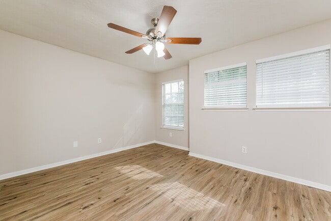 Photo - 18614 Willow Cove Dr