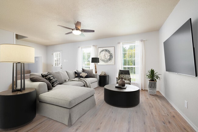 Building Photo - 1940 Leslie Dr