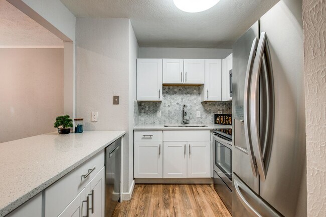 4317 Hartford St Unit 214