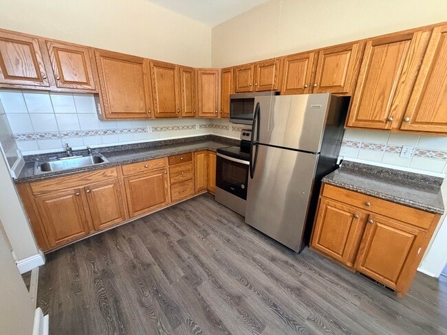 Photo - 2 Bed - 1 Bath Beautiful Apartment in Center Square, Albany. Unidad Apt #3