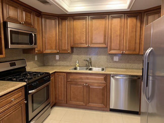 Huge kitchen area - 2602 W Columbine Ave Townhome