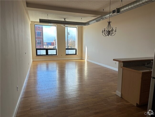Building Photo - 466 N Salina St Rental