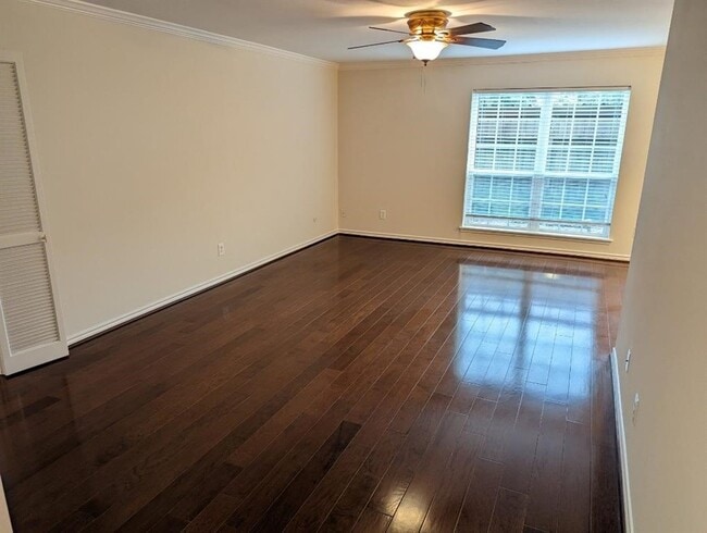 355 N Post Oak Ln Unit 638