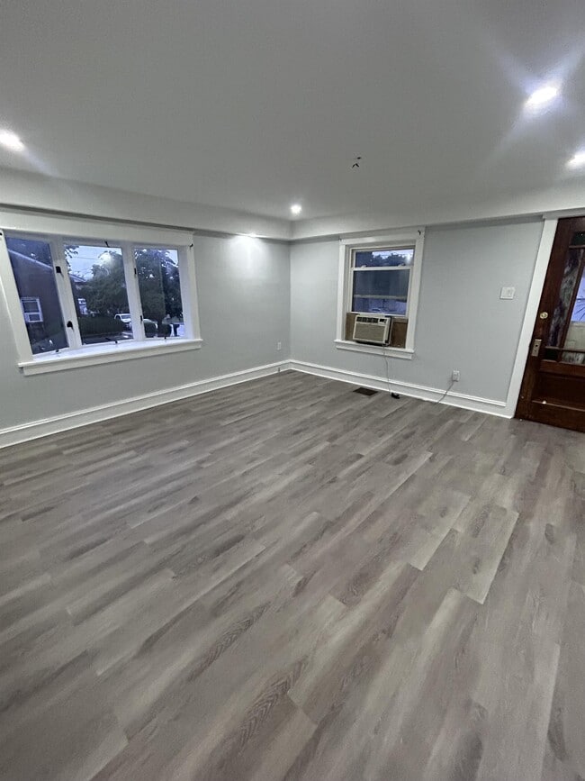 Photo - 1400 Beaumont Ave