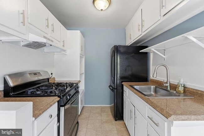 Photo - 4903 Americana Dr Unit 107