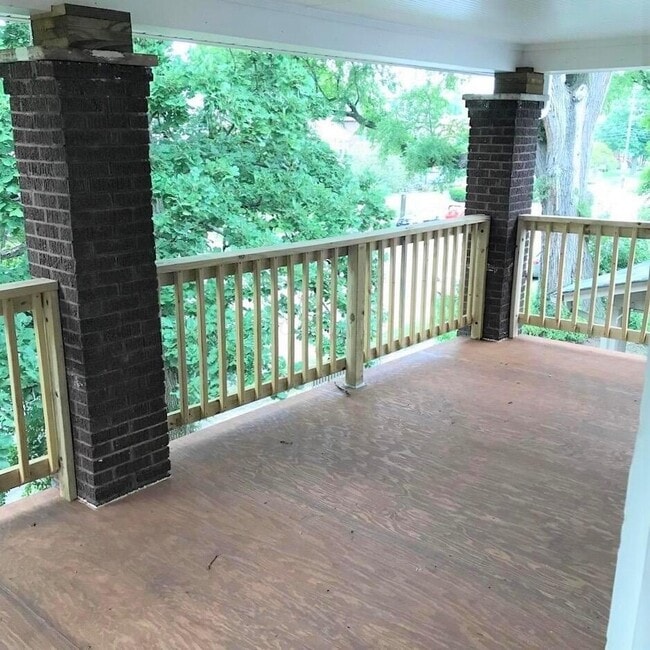 Photo - 1594 N 4th St