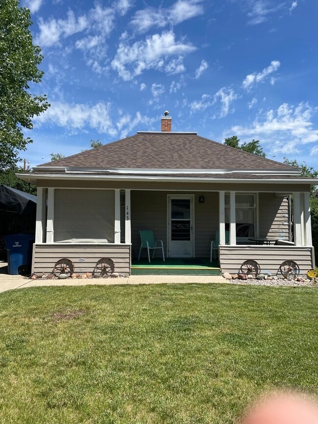 Building Photo - 143 W Colorado St Rental