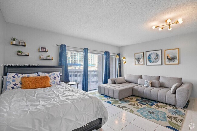 Building Photo - 1965 S Ocean Dr Unit 3A Rental