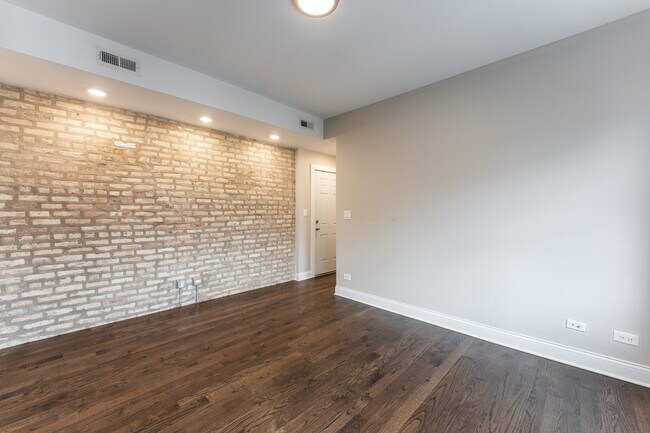 Photo - 2238 N Sawyer Ave Unit 2W