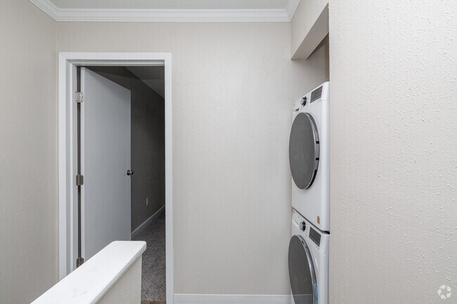 2BR, 1.5BA - 1,088SF - Laundry