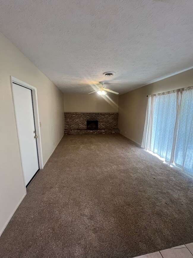 Photo - 948 Northwood Dr