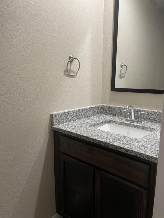 Photo - 512 Raymond St