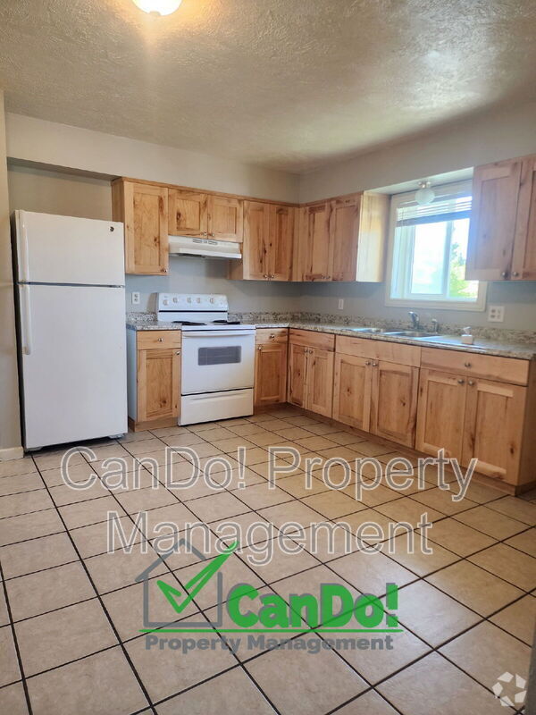 Building Photo - 225 Carol Dr Unit #1 Rental