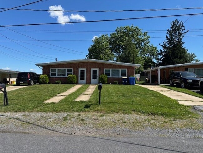 Building Photo - 4 Boeing Rd Unit 4A
