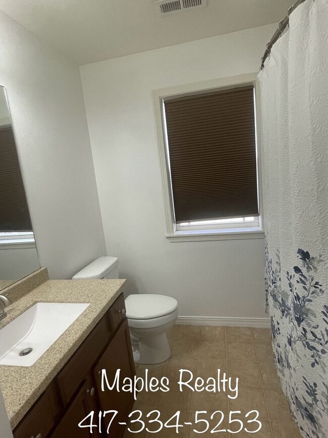 Photo - 3 Bedroom, 2 Bath Home for RENT in Hollister, MO