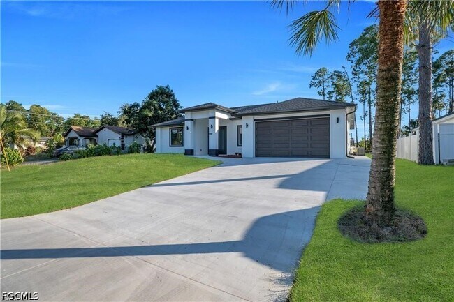 5003 2nd St W
