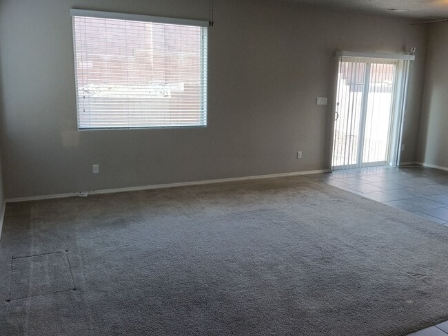 Photo - Spacious 3 bedroom, 2.5 bathroom home! Showings available NOW! ***MOVE IN SPECIAL***