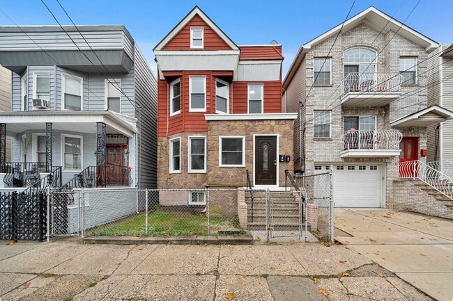 Photo - 137 Bidwell Ave Unidad 2 Rental