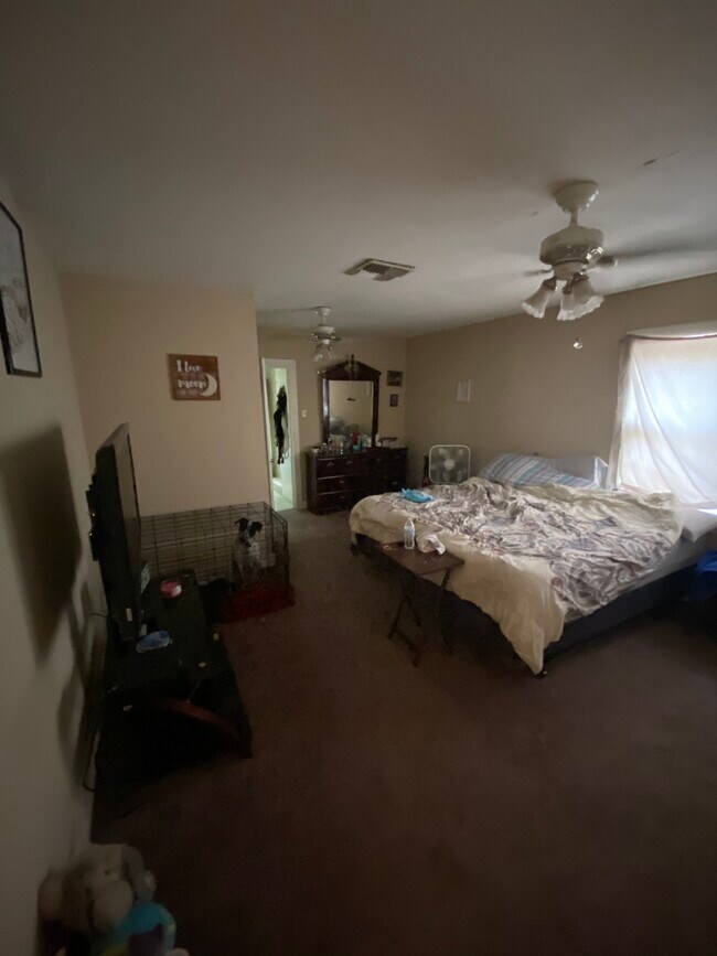 Photo - 318 Moore St