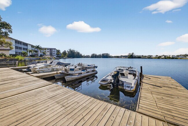 Photo - 4491 Crystal Lake Dr Unit 201a