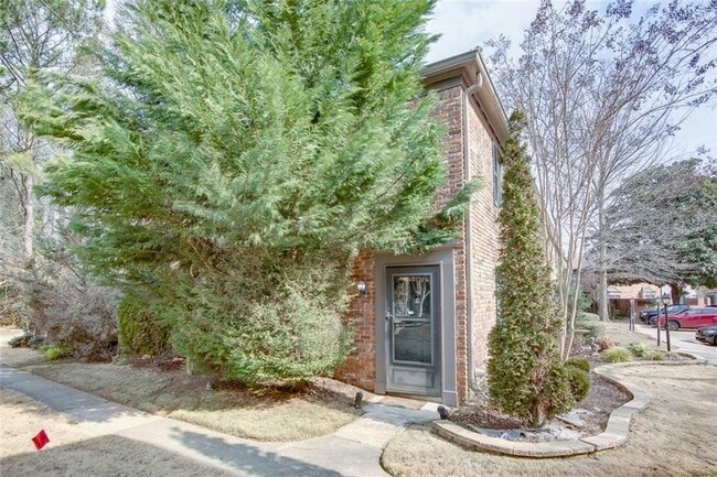 Building Photo - 3103 Colonial Way Unit A
